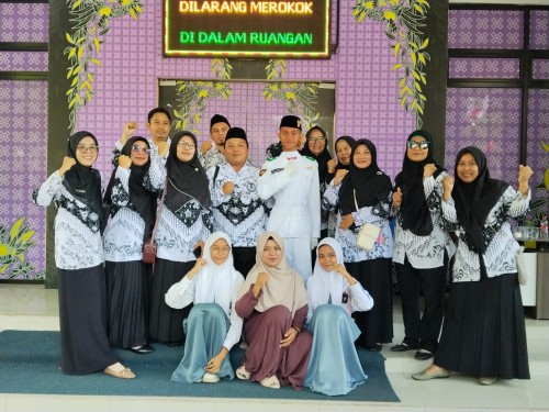 Siswa SMK Petugas Uapacara